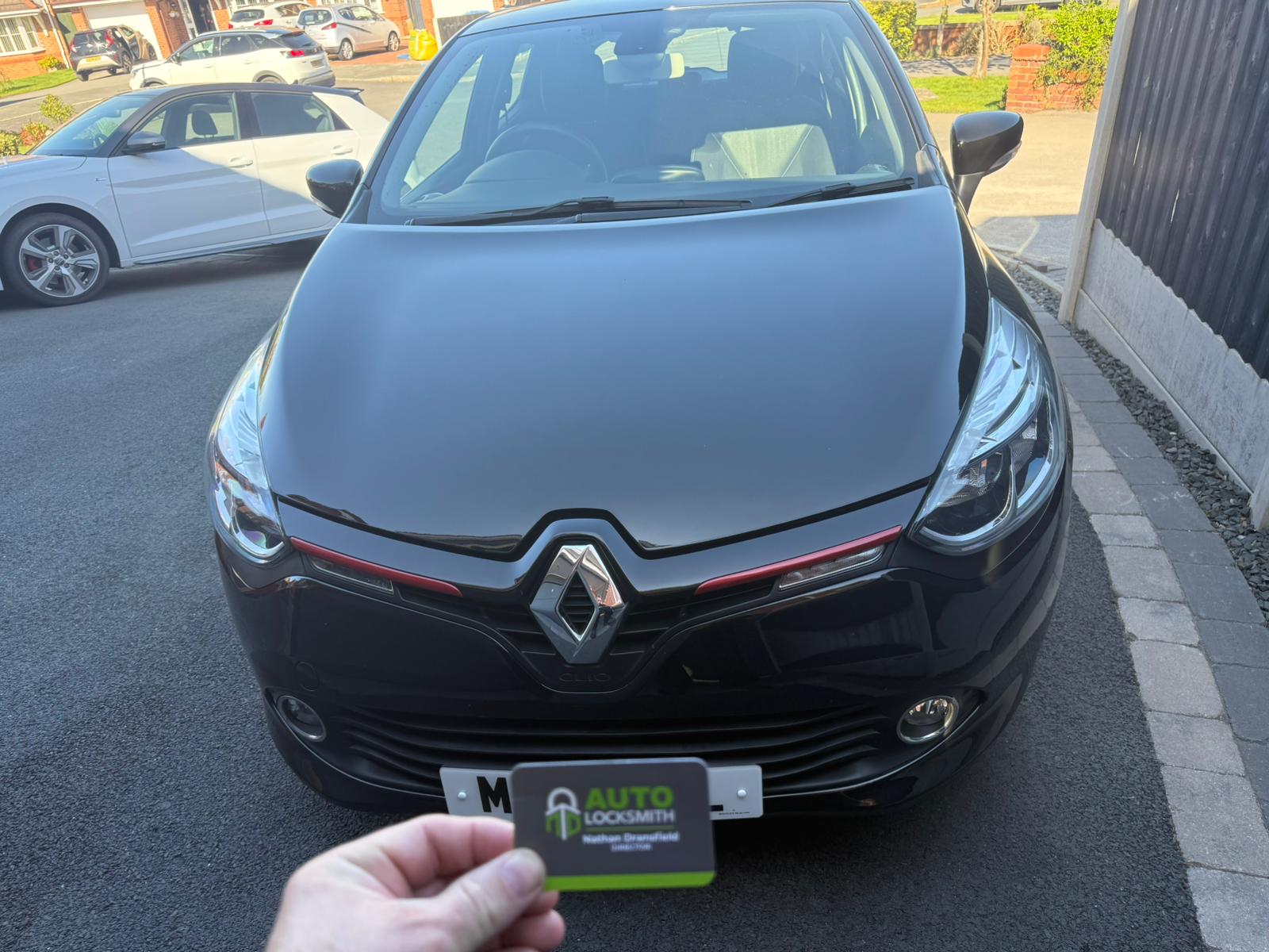 renault-auto-locksmith-service-north-wales